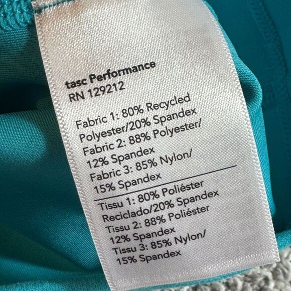 Tasc Tank Top Womens Size Medium Sculptive  Racer Back built in Bra Capri New - Picture 7 of 14